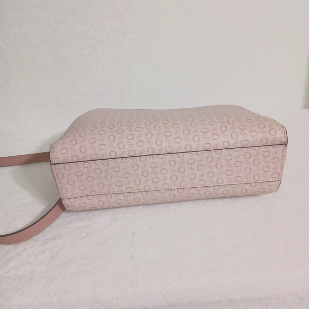 GUESS HAND BAG| GUESS BODIE| GUESS LIGHT ROSE COLOR. - Picture 5 of 7